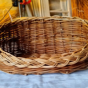 Dárkový koš - vpředu nižší, vzadu vyšší